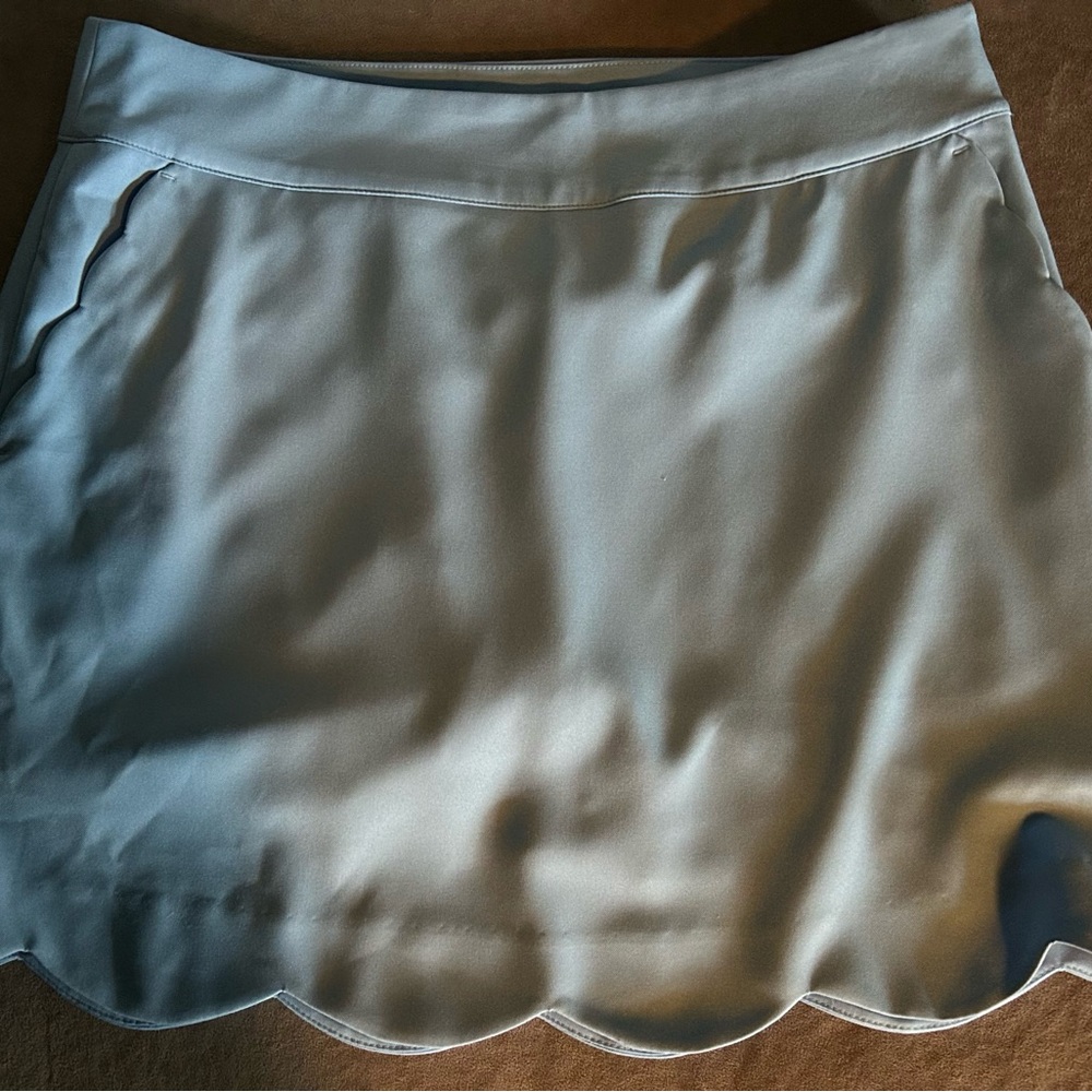 Vineyard Vines blue skort